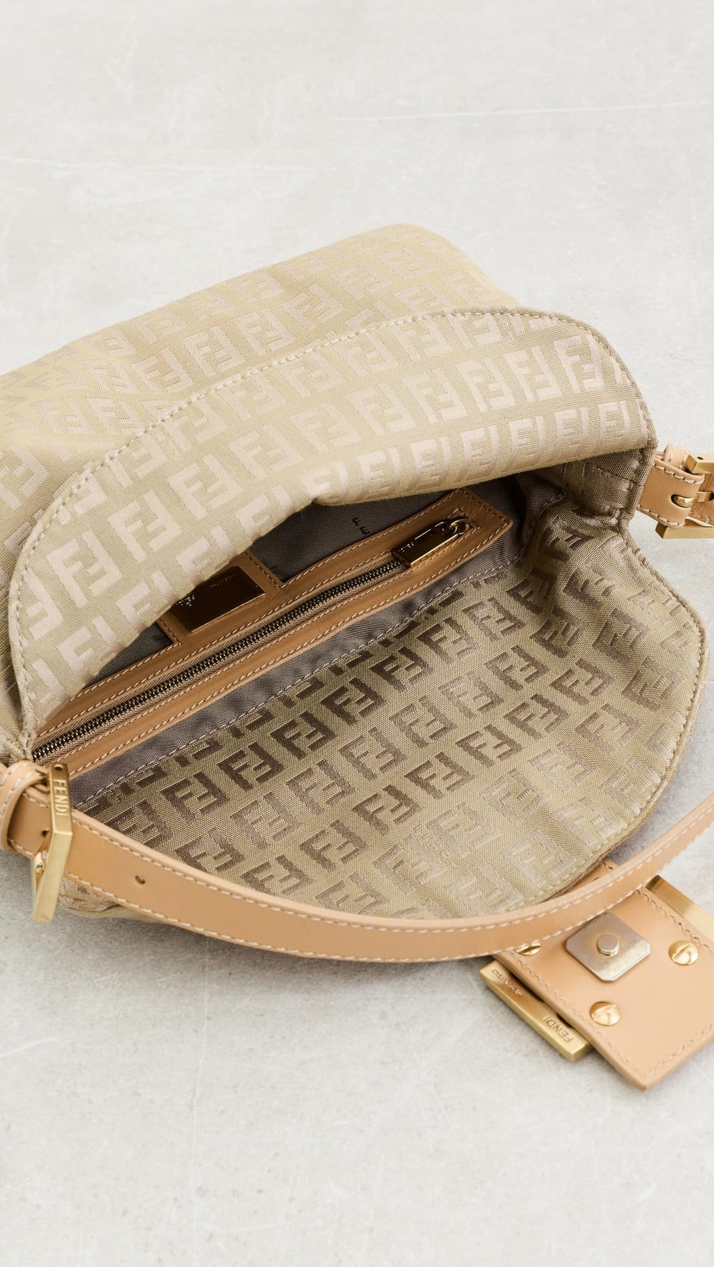 Women's Pre-Loved Monogram Shoulder Bag